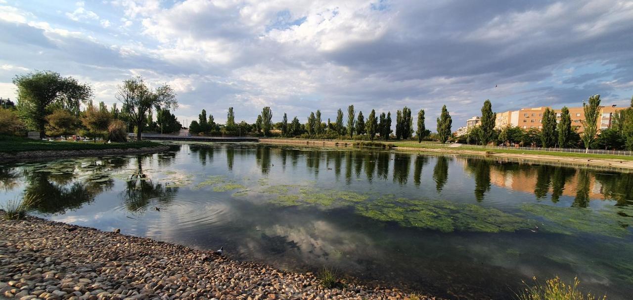 Residencial En Madrid Alquiler De Corta Estancia No Turistico Zewnętrze zdjęcie