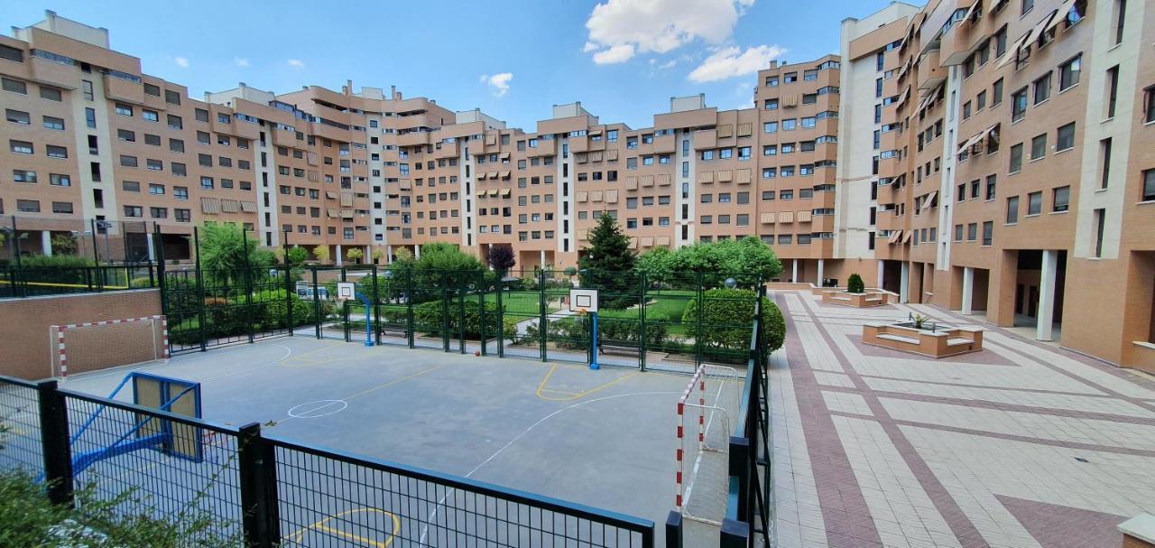 Residencial En Madrid Alquiler De Corta Estancia No Turistico Zewnętrze zdjęcie